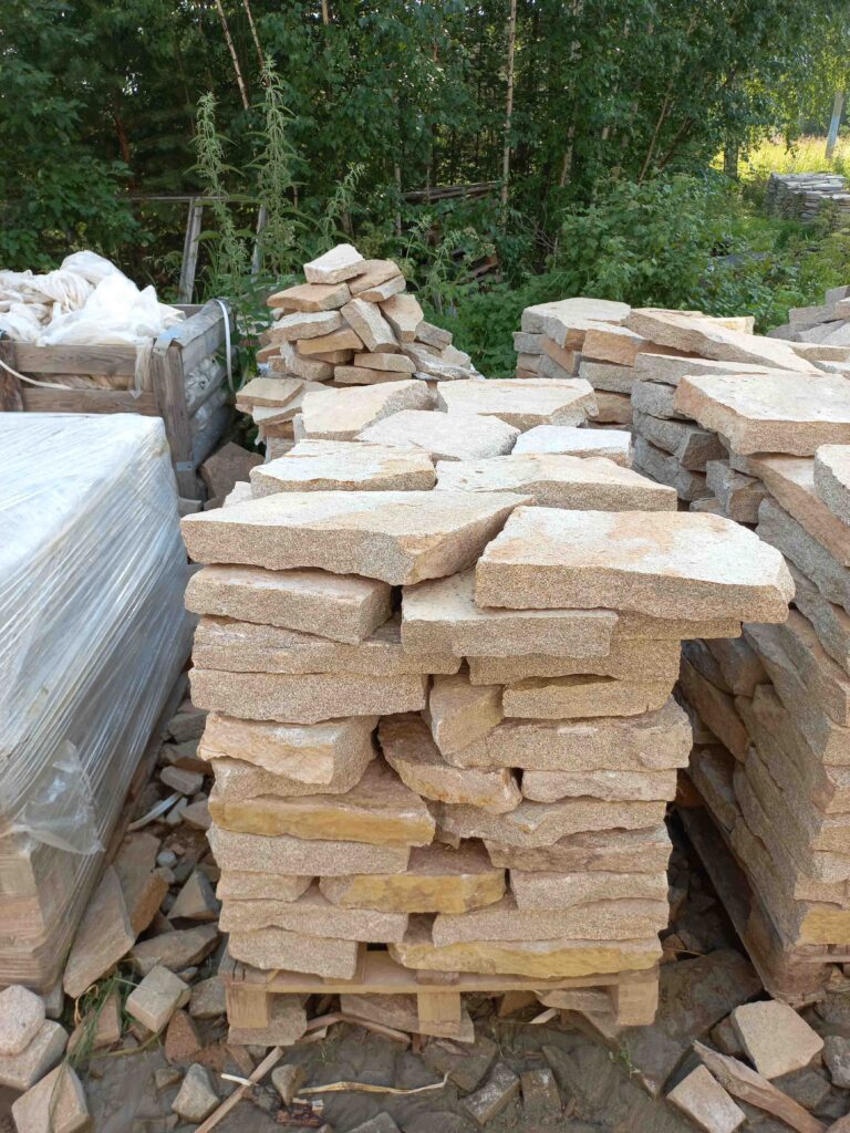 Гранитный плитняк для мощения и парковок